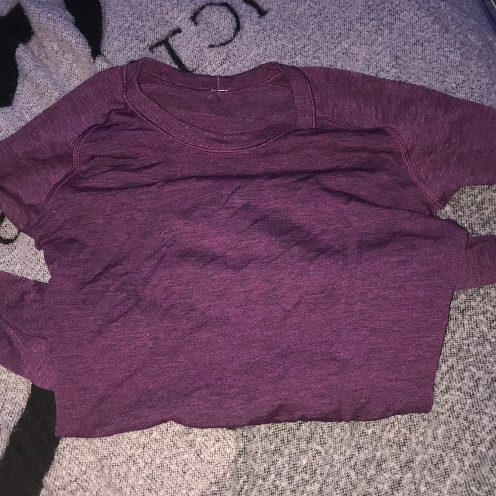 LULU LEMON PURPLE LONG SLEEVE WITH THUMBHOLES